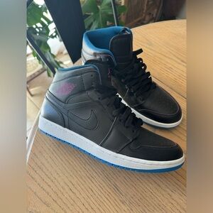 Air Jordan 1‎ Mid Men’s Sneakers Black/Pink/Blue Size 10